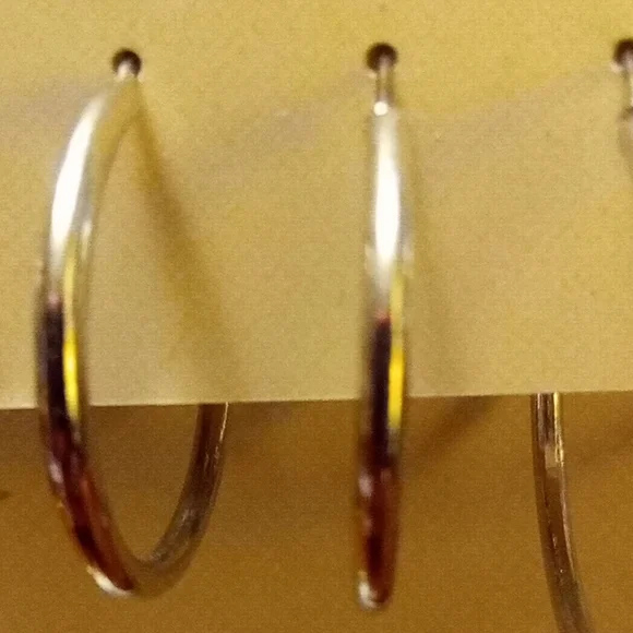 George Shiny Silver Hoop Earrings Collection - Picture 4 of 8